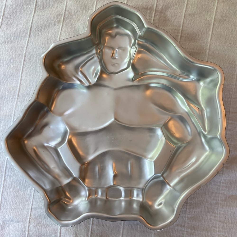 Superman cake pan